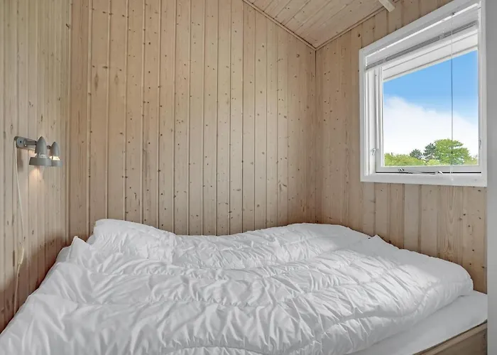 2 Bedroom Gorgeous In * Nordenbro Vesteregn