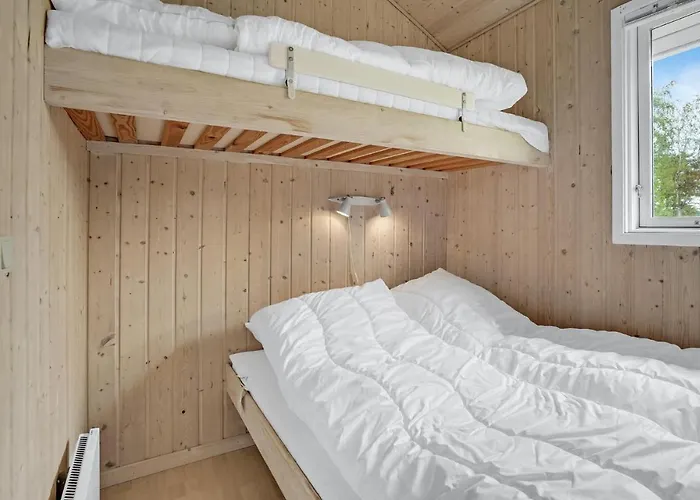 2 Bedroom Gorgeous In 別荘 Nordenbro Vesteregn