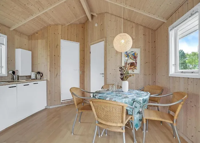 2 Bedroom Gorgeous In Nordenbro Vesteregn